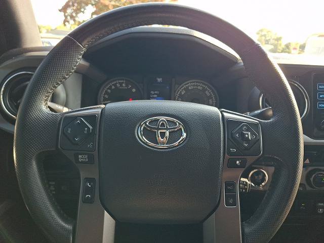 Used 2018 Toyota Tacoma TRD Sport w/ TRD Premium Sport Package AWD/4WD image 20