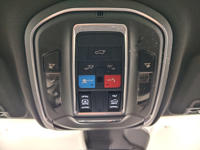Used 2023 Jeep Grand Cherokee Altitude AWD/4WD image 36