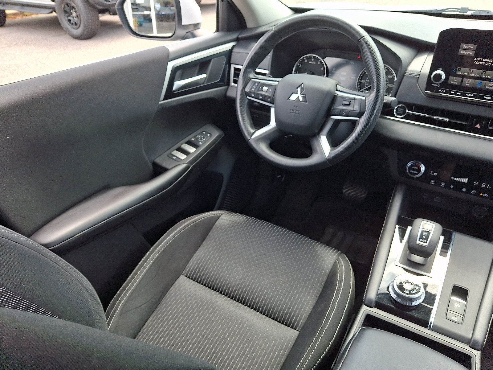 Used 2022 Mitsubishi Outlander ES AWD/4WD image 13
