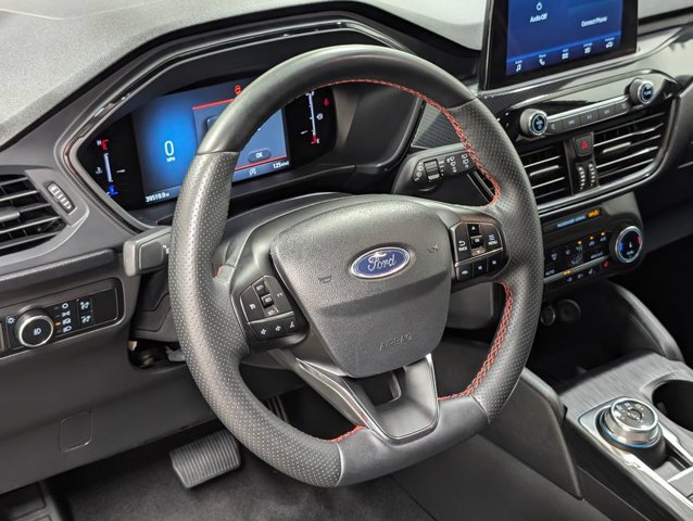 Certified 2025 Ford Escape ST-Line Select AWD/4WD image 9