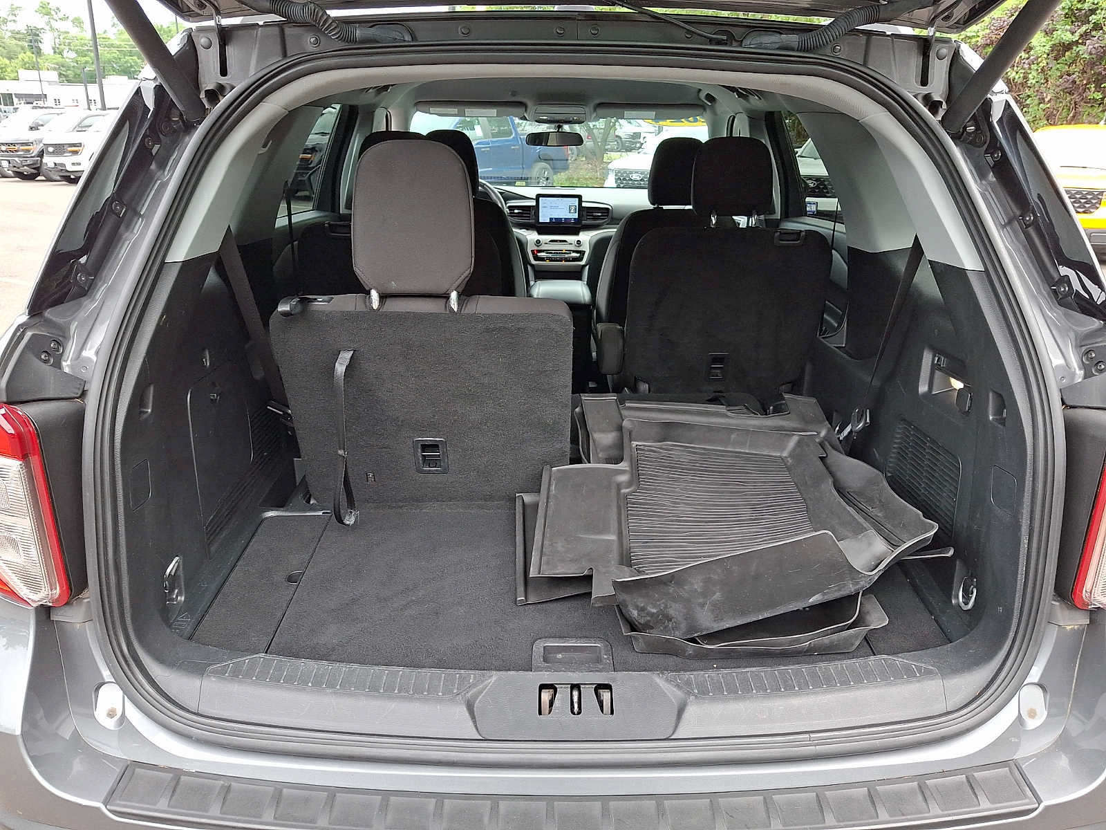 Certified 2024 Ford Explorer XLT AWD/4WD image 6