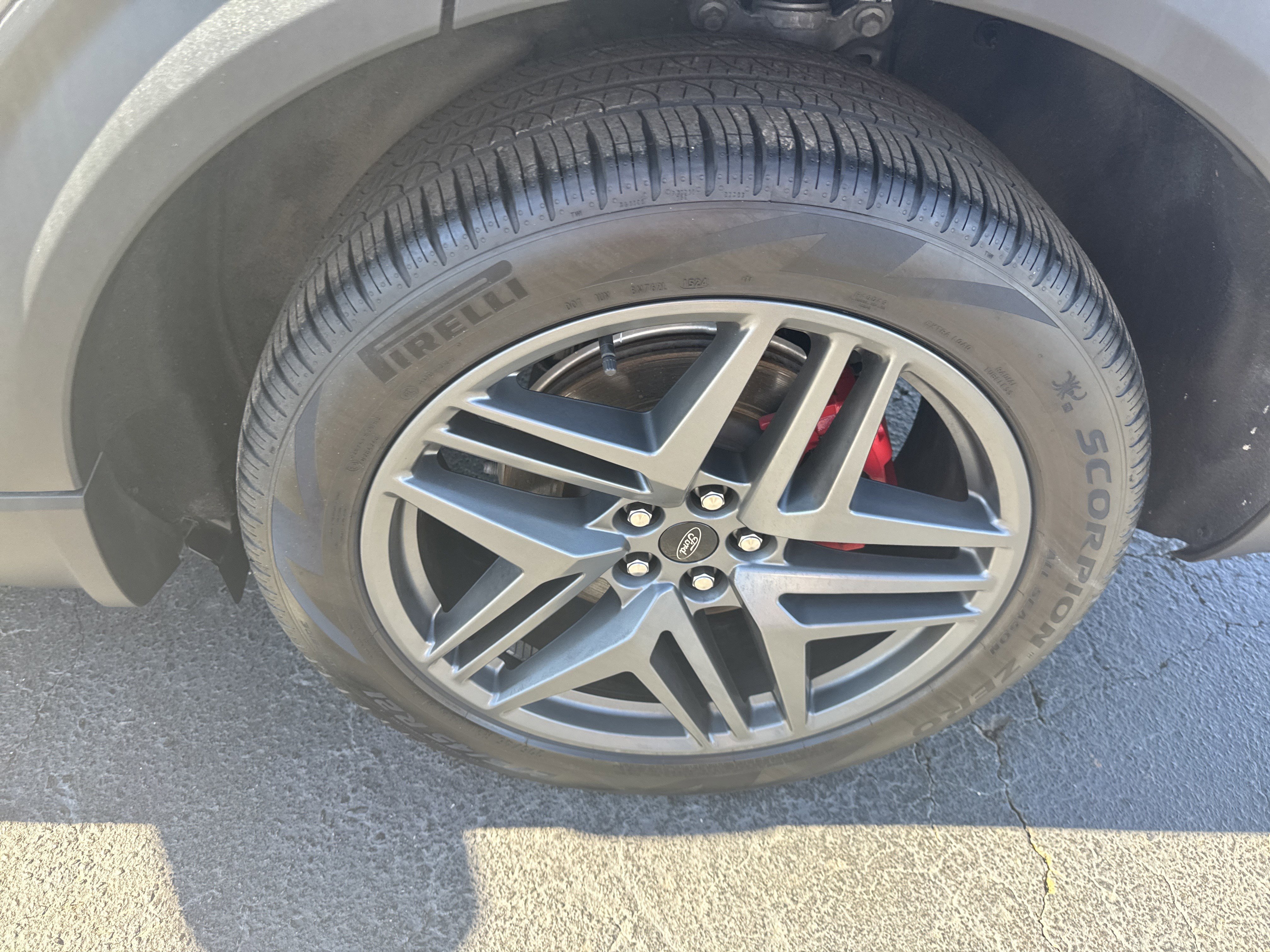 Certified 2025 Ford Explorer ST image 19