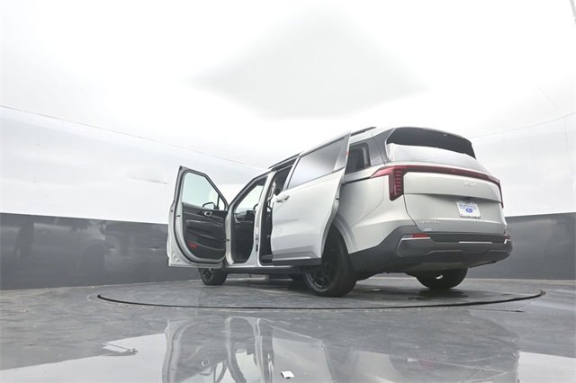 Used 2025 Kia Carnival SX Prestige image 36