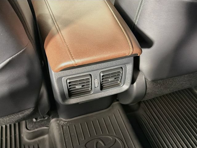 Used 2024 Toyota Venza XLE AWD/4WD image 29