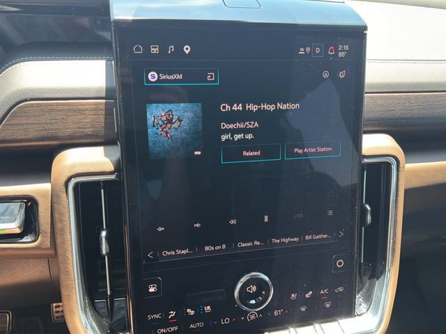 Used 2025 GMC Yukon Denali Ultimate AWD/4WD image 27