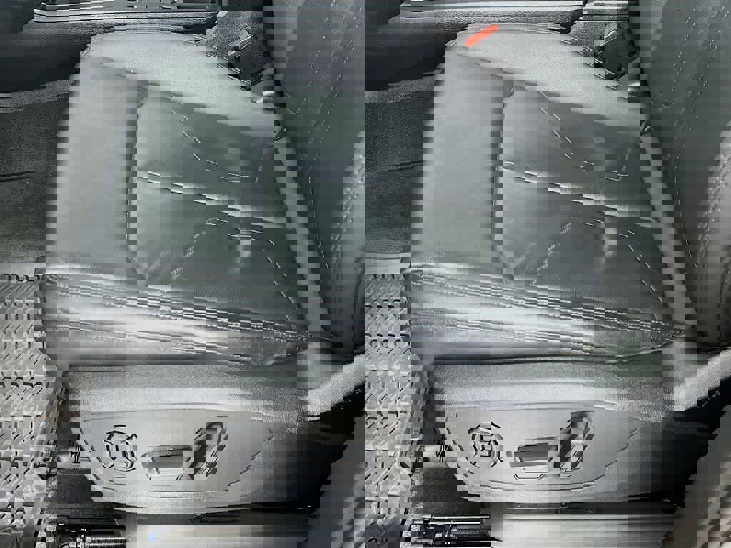 Used 2020 Audi Q3 2.0T Premium Plus w/ Premium Plus Package image 31