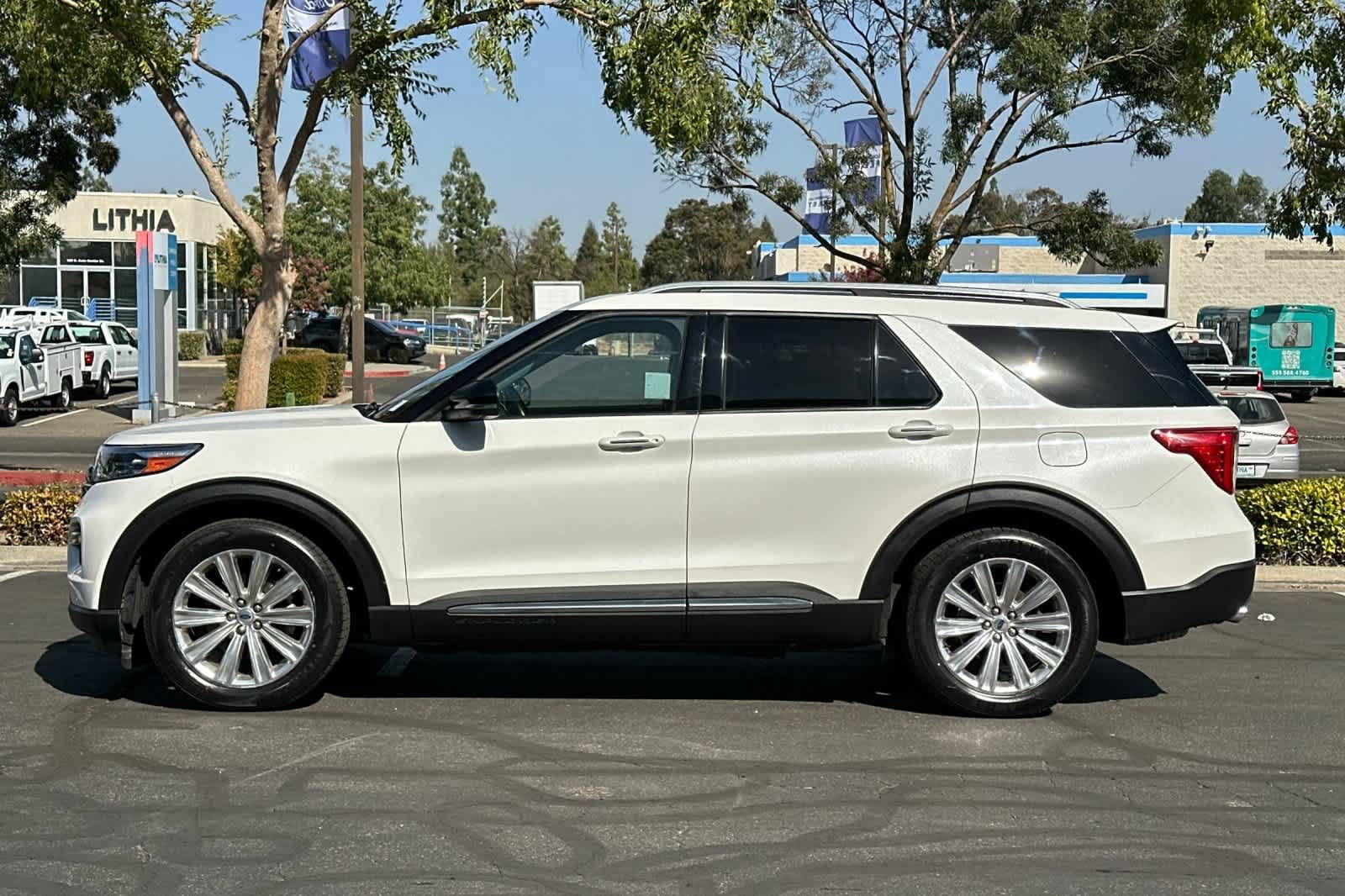 Certified 2023 Ford Explorer Limited w/ Limited Technology Package RWD image 6
