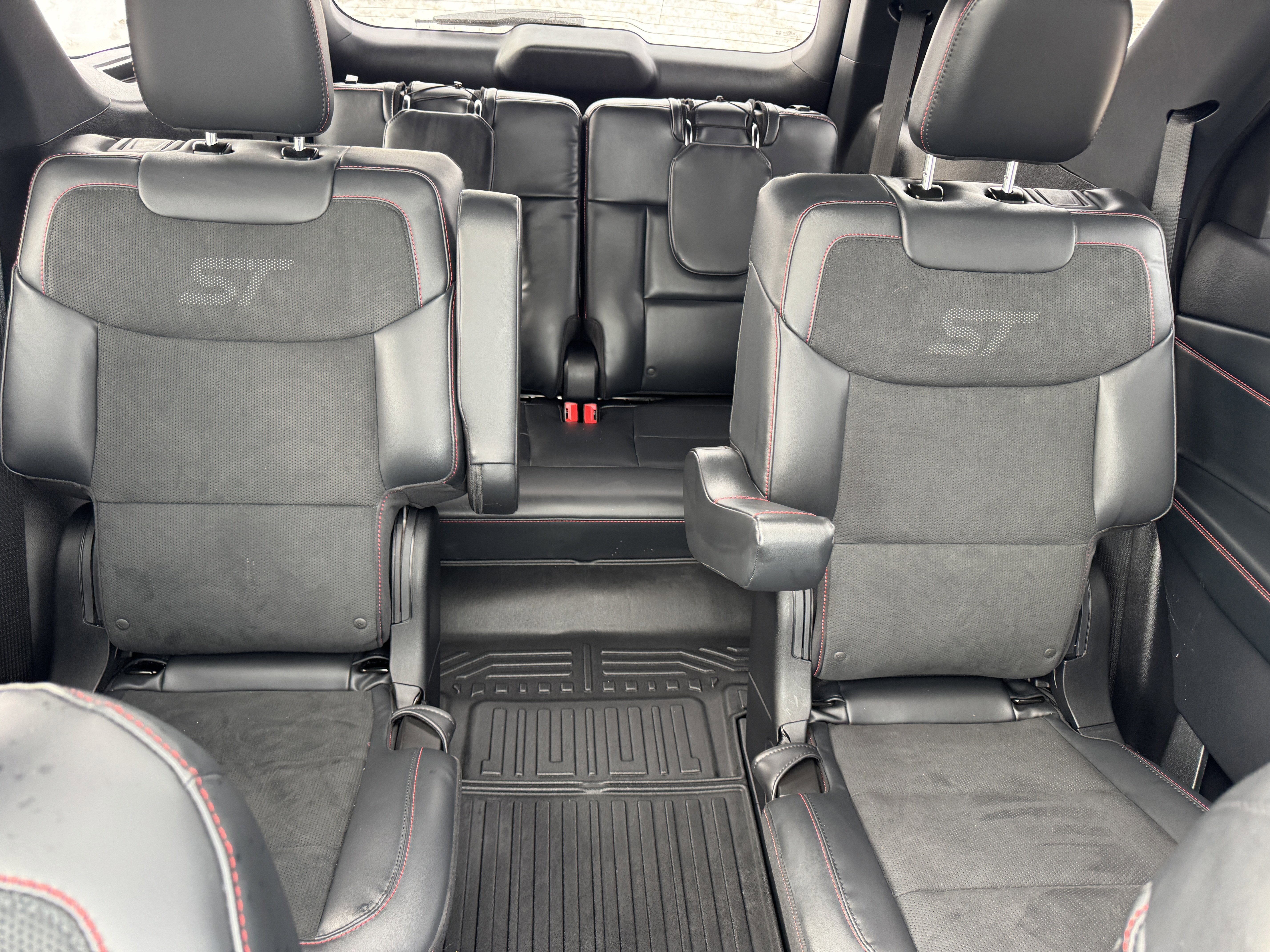 Certified 2025 Ford Explorer ST w/ Sun And Sound Package image 12