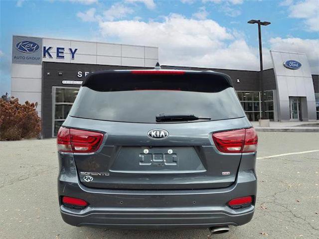 Used 2019 Kia Sorento LX w/ LX Convenience Package image 4