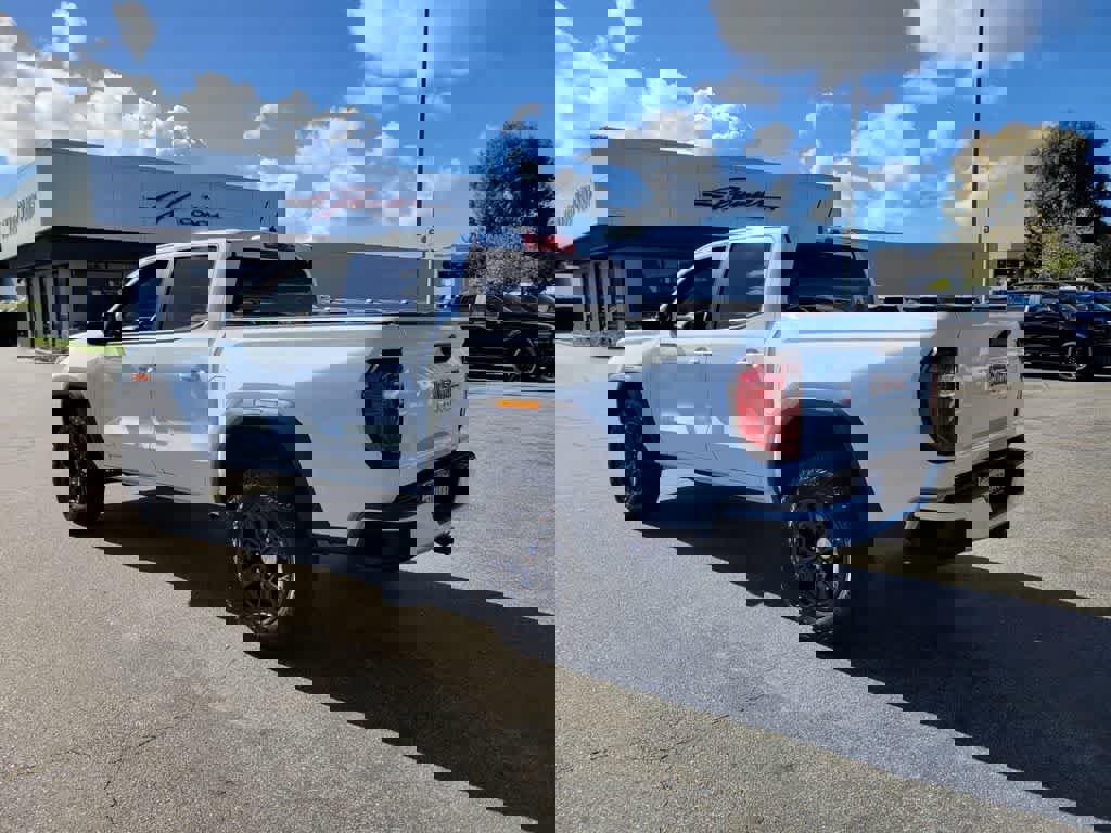 Used 2023 GMC Canyon Elevation w/ Trailering Package image 3