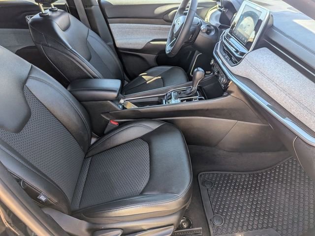 Used 2025 Jeep Compass Latitude w/ Sun & Sound Group AWD/4WD image 31