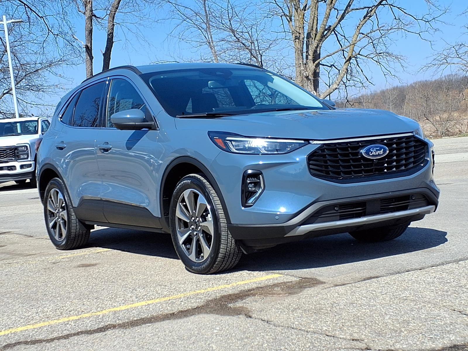 Certified 2023 Ford Escape Platinum w/ Class II Trailer Tow Package AWD/4WD image 7