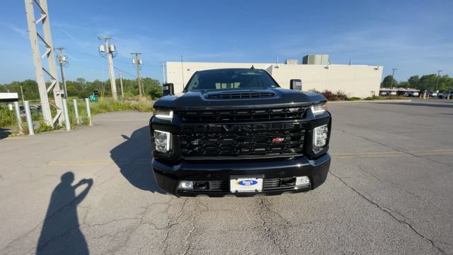 Used 2022 Chevrolet Silverado 2500 LT w/ Midnight Edition AWD/4WD image 3