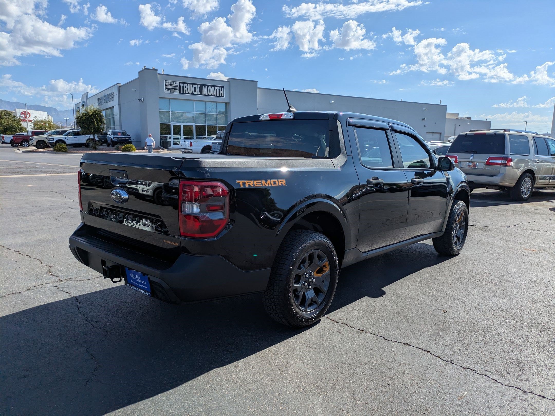 Certified 2023 Ford Maverick Tremor w/ Tremor Off-Road Package AWD/4WD image 4