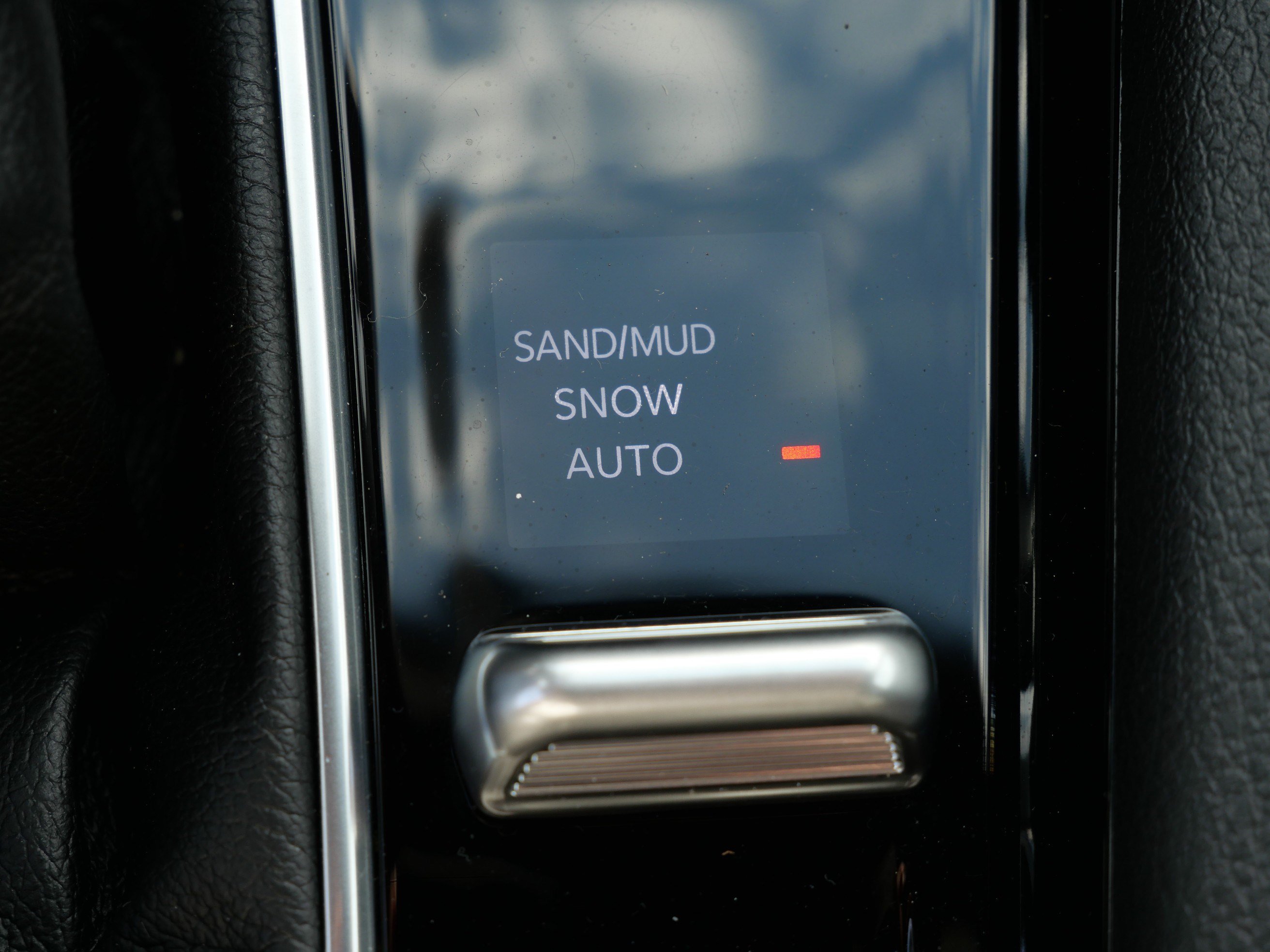 Used 2025 Jeep Compass Limited AWD/4WD image 32