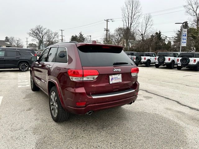 Used 2017 Jeep Grand Cherokee Overland w/ Jeep Active Safety Group image 12