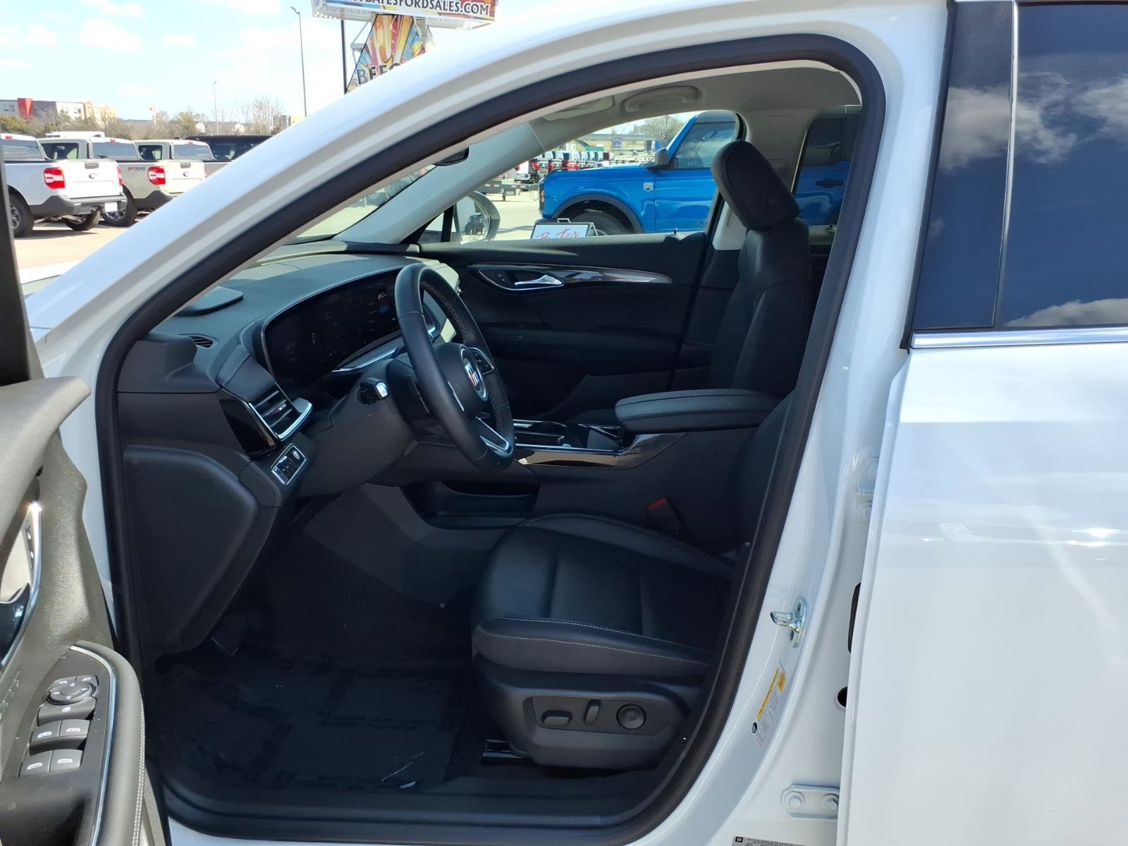 Used 2025 Buick Envision Preferred image 11