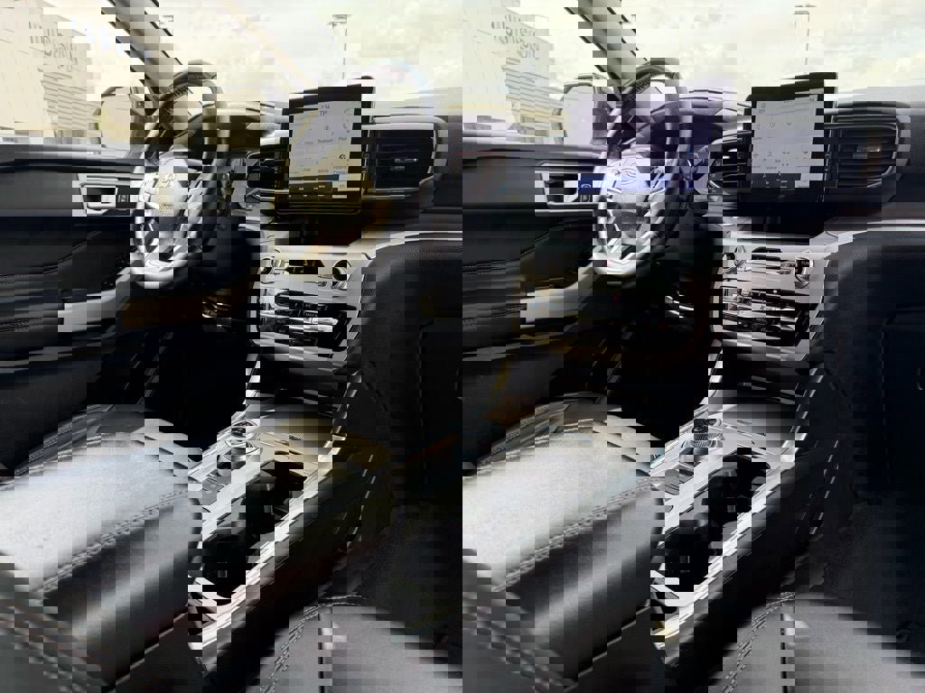 Certified 2022 Ford Explorer XLT w/ Equipment Group 202A image 14