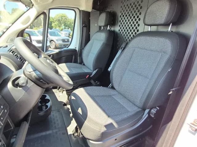 Used 2025 RAM ProMaster 2500 w/ U-Haul Equipment Group FWD image 8
