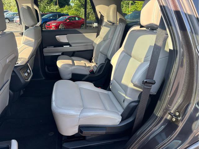 Certified 2025 Ford Expedition Active AWD/4WD image 21