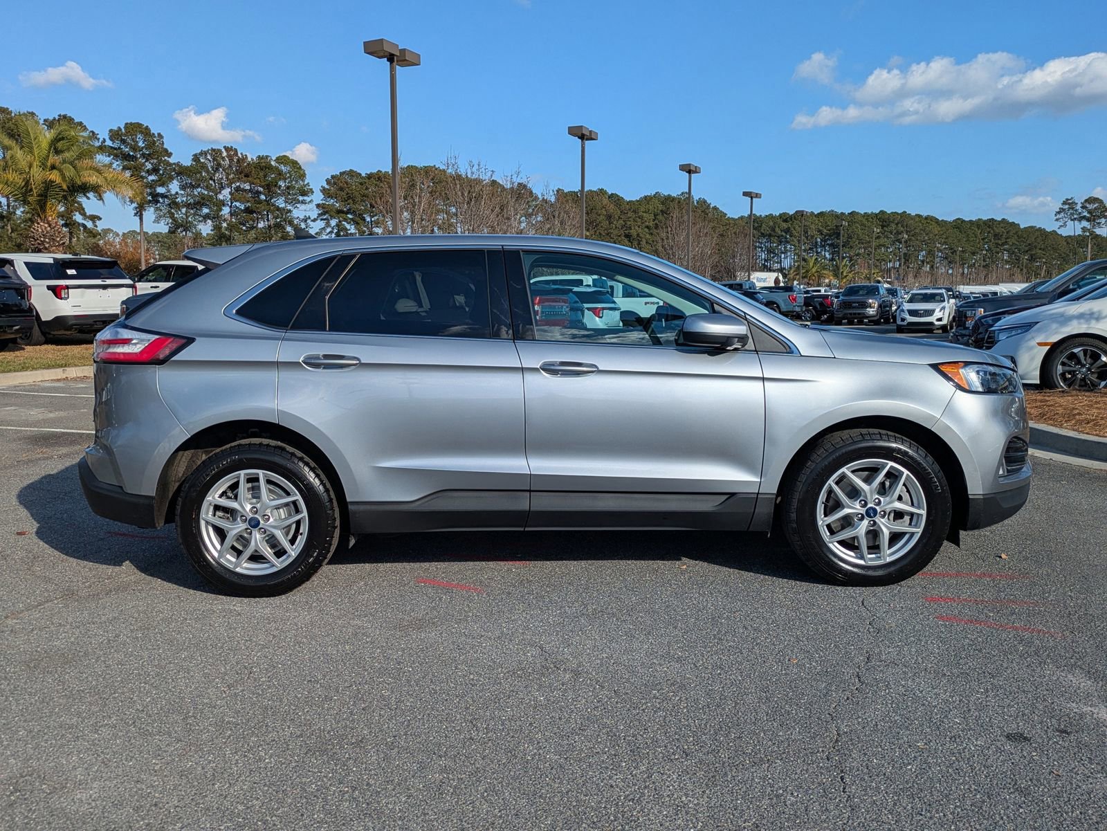 Certified 2022 Ford Edge SEL w/ Convenience Package image 6