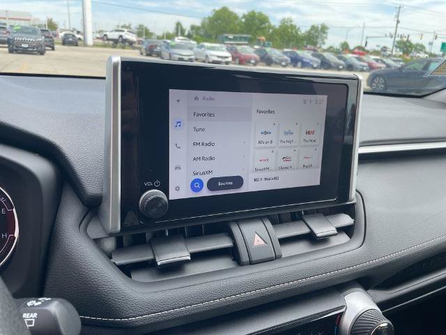 Used 2024 Toyota RAV4 XLE AWD/4WD image 19