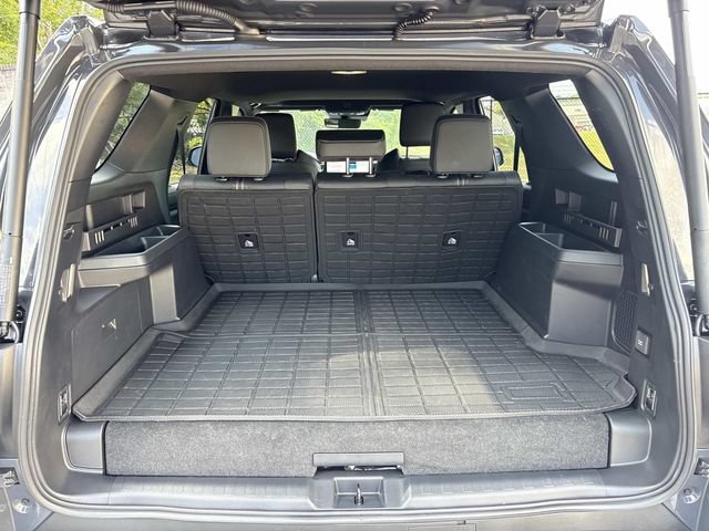 Used 2025 Toyota 4Runner Limited AWD/4WD image 13