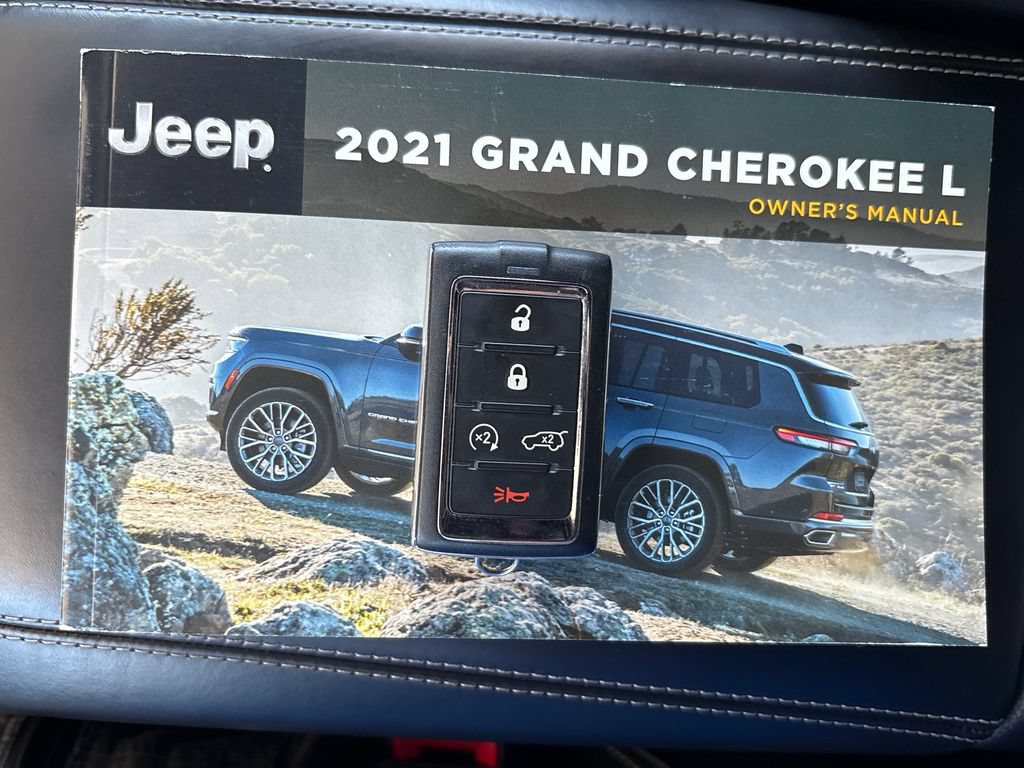 Used 2021 Jeep Grand Cherokee L Overland w/ Luxury Tech Group IV AWD/4WD image 26