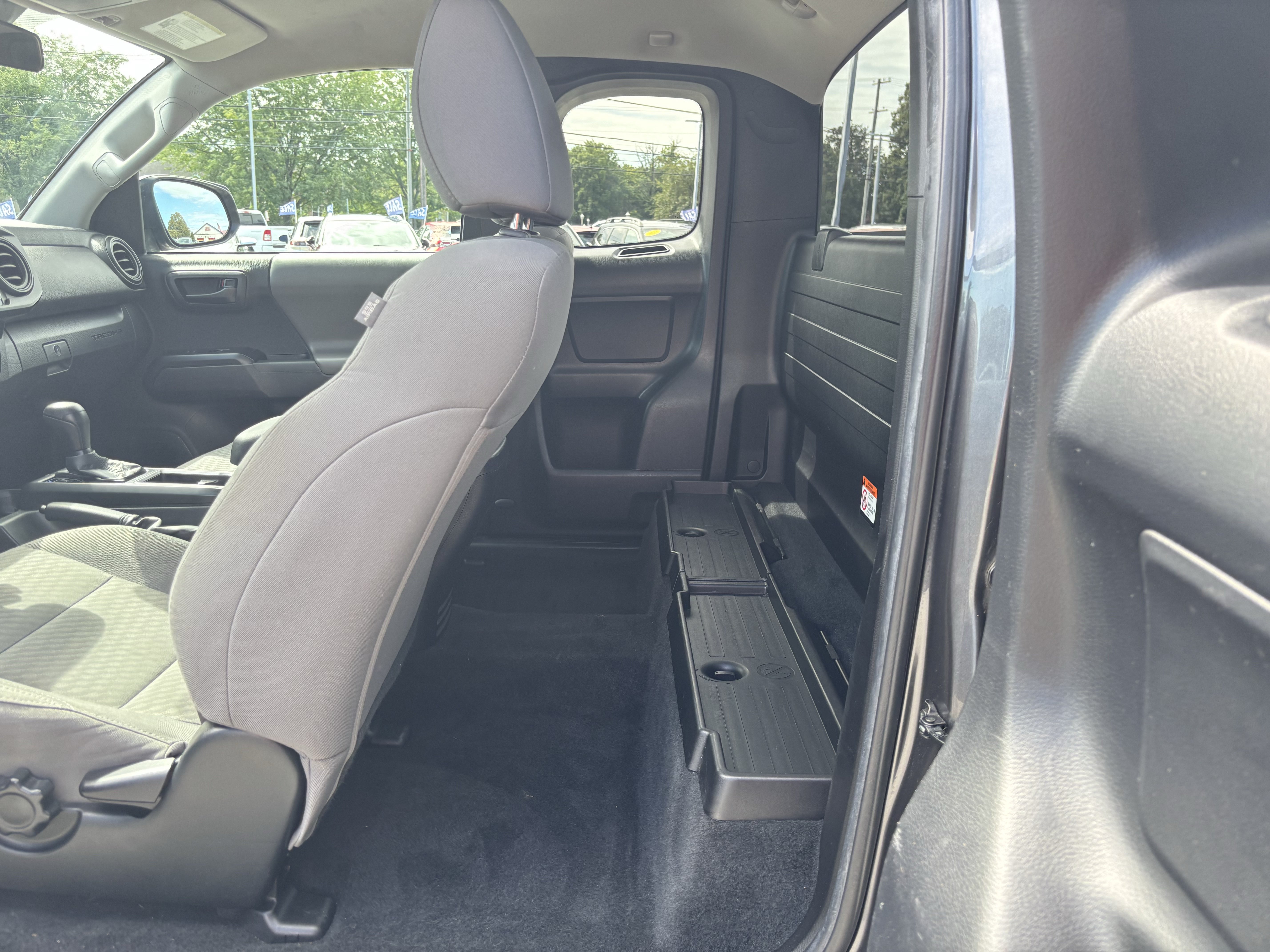 Used 2022 Toyota Tacoma SR AWD/4WD image 29