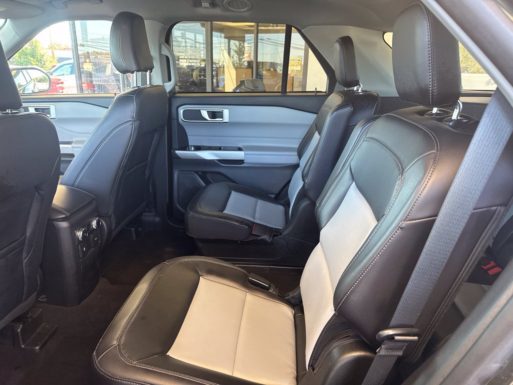 Certified 2023 Ford Explorer XLT w/ Equipment Group 202A AWD/4WD image 13