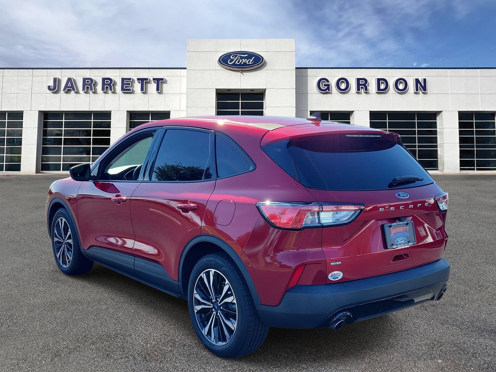 Certified 2022 Ford Escape SE w/ SE Sport Appearance Package FWD image 3