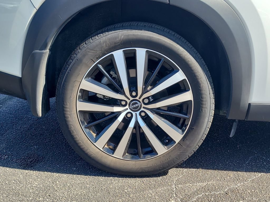 Used 2025 Nissan Pathfinder Platinum AWD/4WD image 5