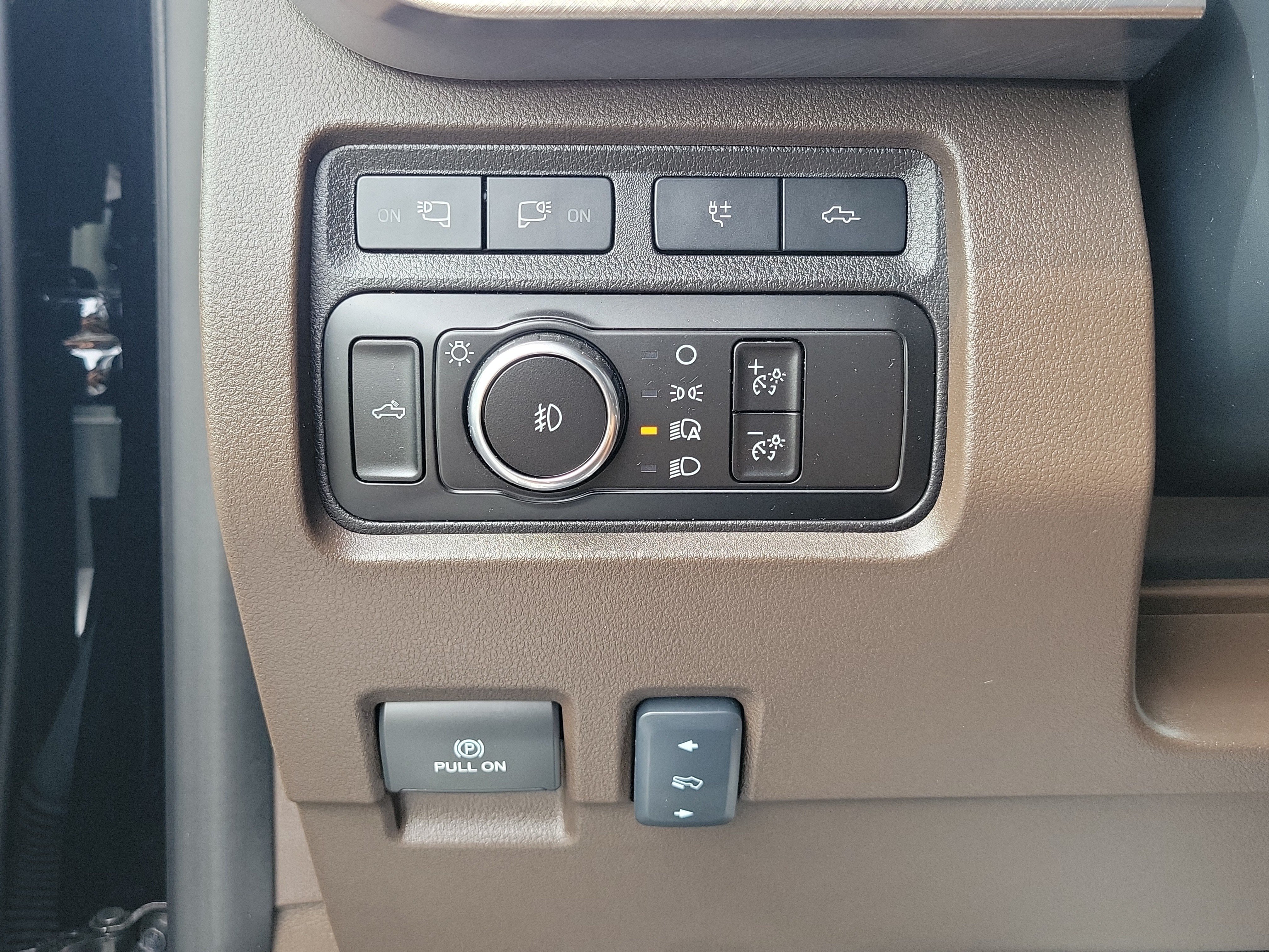 Certified 2024 Ford F350 King Ranch w/ Chrome Package AWD/4WD image 27