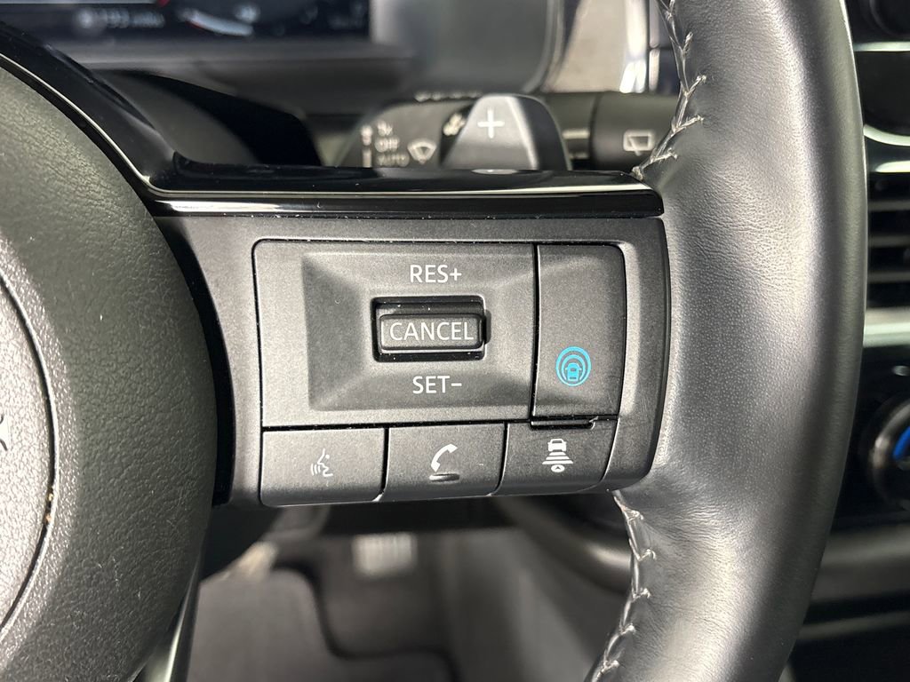 Used 2024 Nissan Pathfinder Platinum FWD image 18