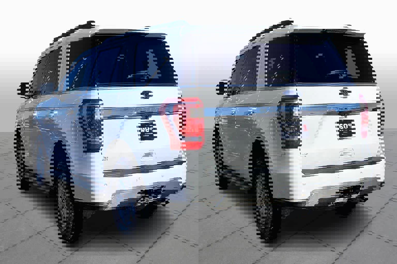 Certified 2021 Ford Expedition XLT image 4