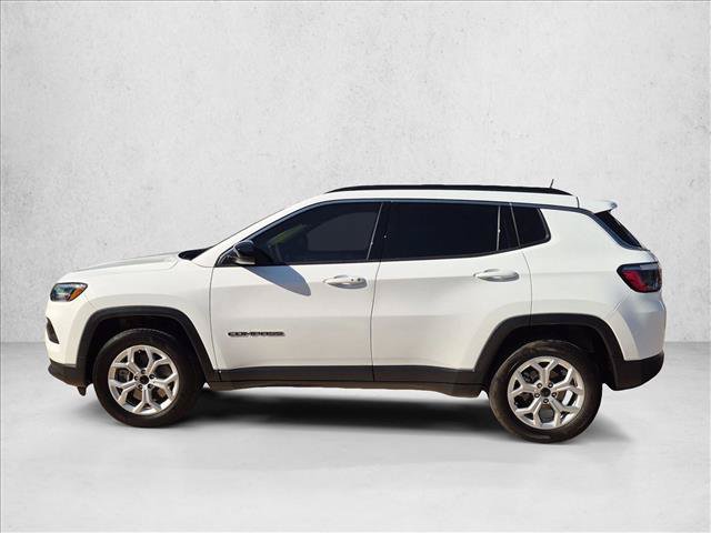 Used 2025 Jeep Compass Latitude AWD/4WD image 9