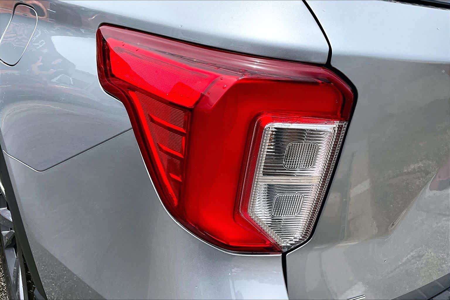 Certified 2023 Ford Explorer XLT w/ Equipment Group 202A RWD image 28