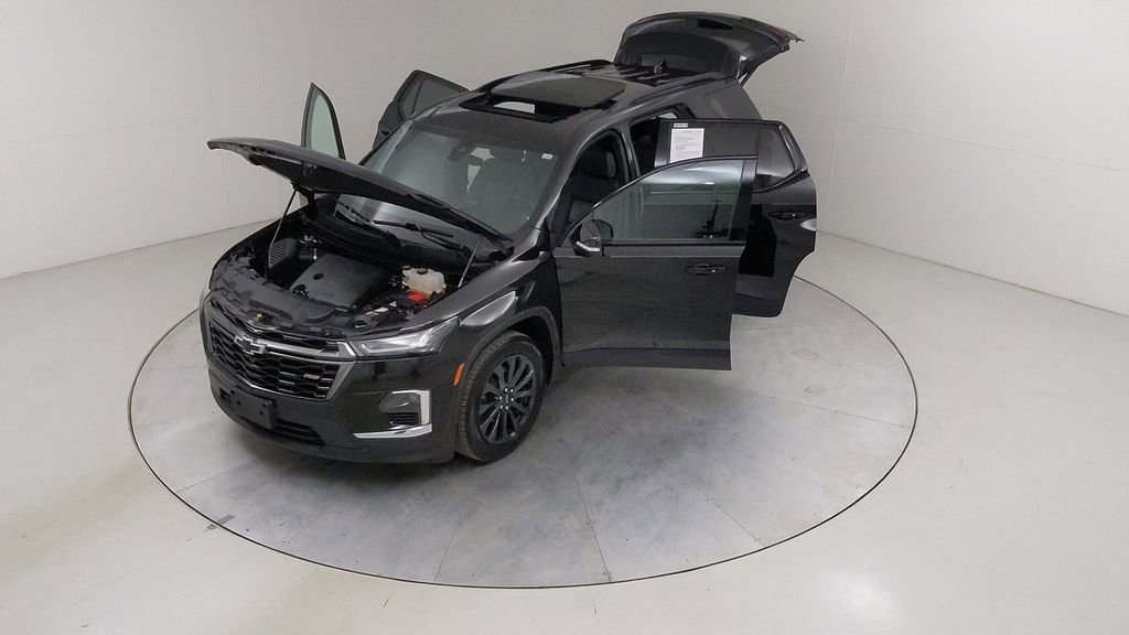 Used 2023 Chevrolet Traverse RS image 46