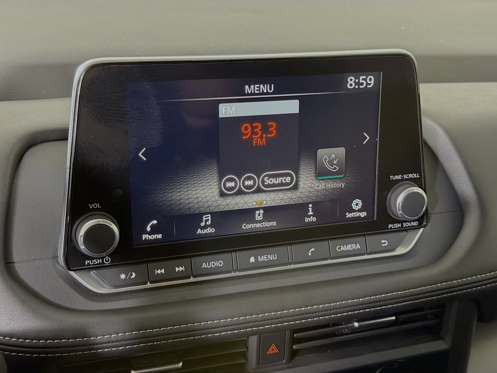 Used 2025 Nissan Rogue SV FWD image 33