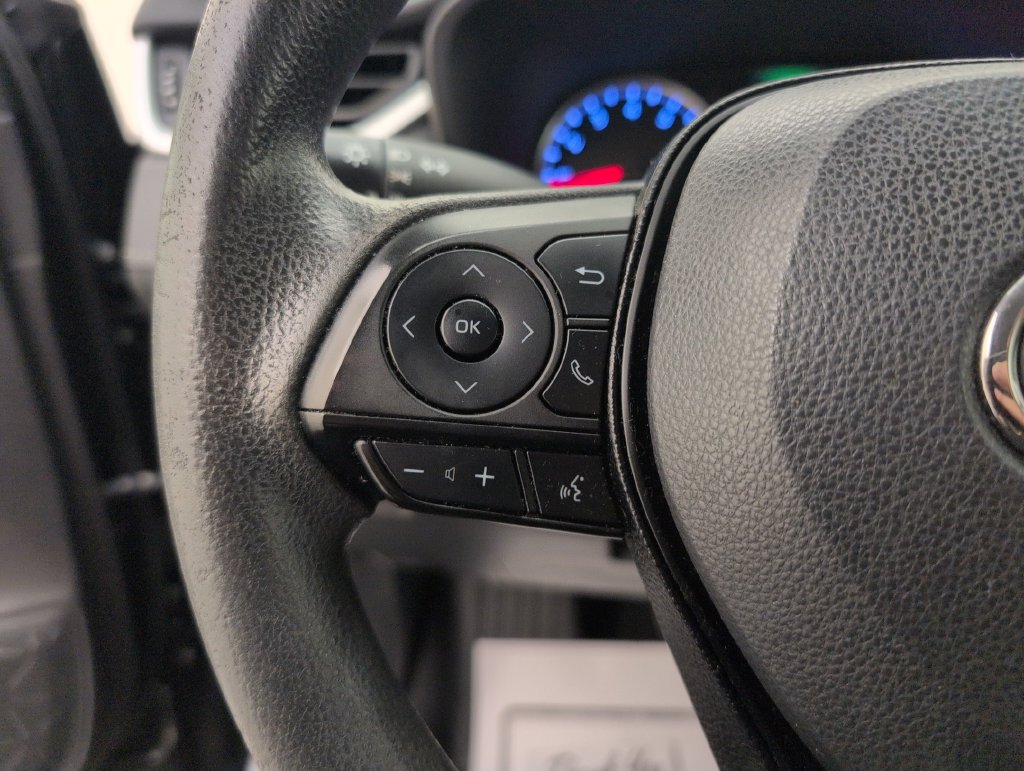 Used 2020 Toyota RAV4 LE FWD image 34