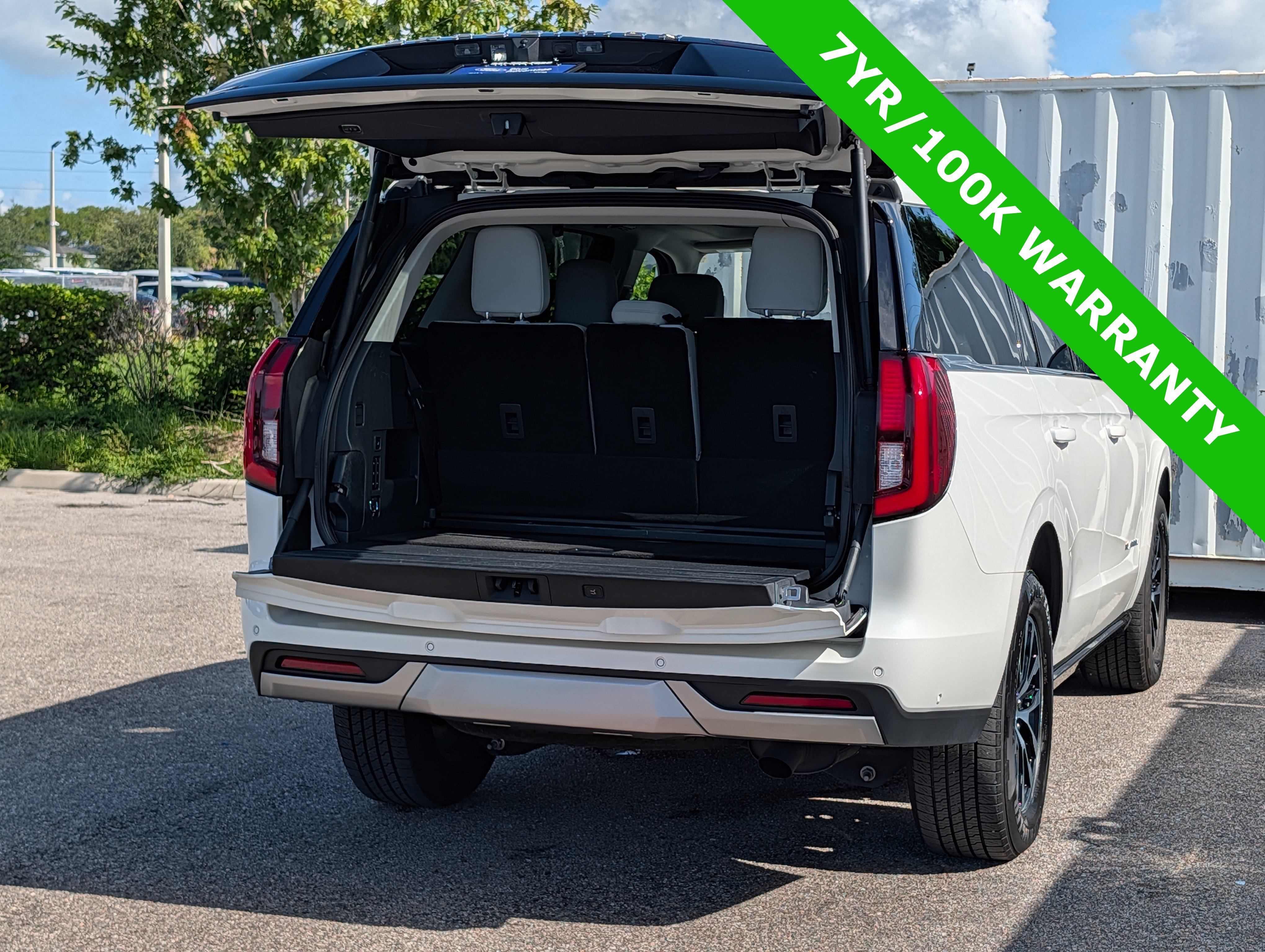 Certified 2025 Ford Expedition Platinum AWD/4WD image 17