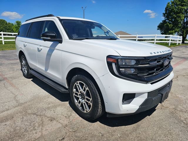 Certified 2025 Ford Expedition Active AWD/4WD image 1
