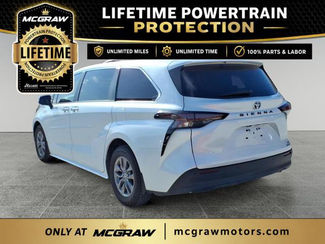 Used 2024 Toyota Sienna XLE FWD image 7