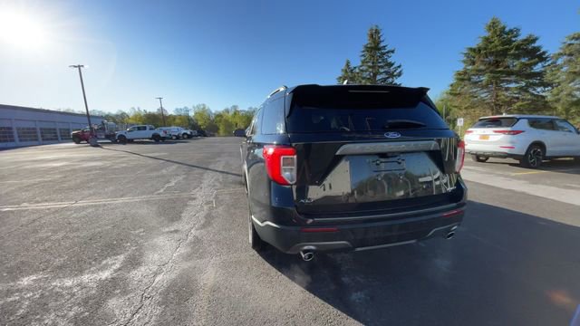 Certified 2022 Ford Explorer XLT w/ Equipment Group 202A AWD/4WD image 8