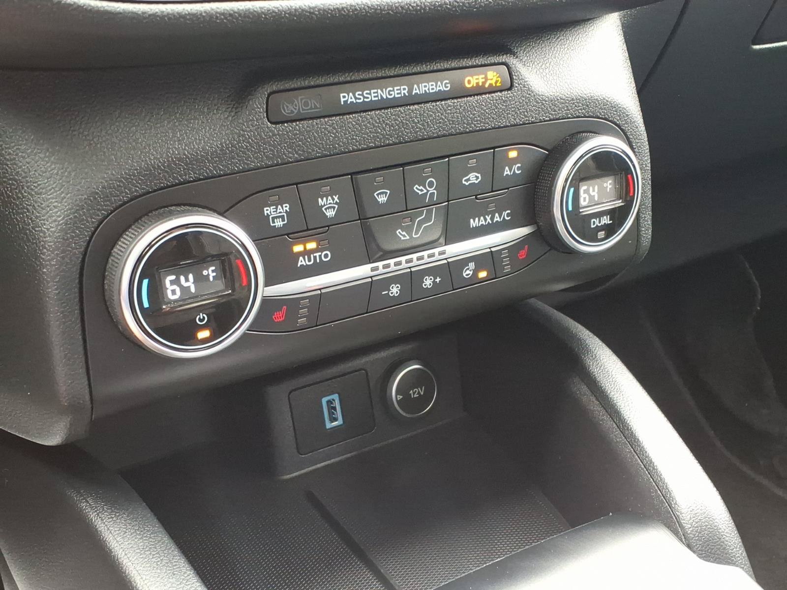 Certified 2020 Ford Escape Titanium AWD/4WD image 19