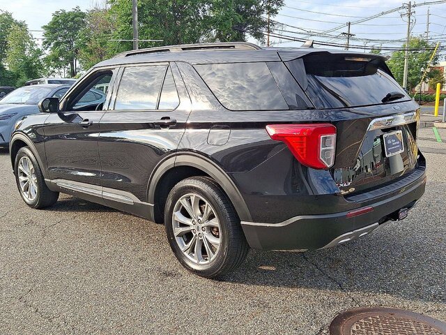 Certified 2024 Ford Explorer XLT w/ Equipment Group 202A AWD/4WD image 6