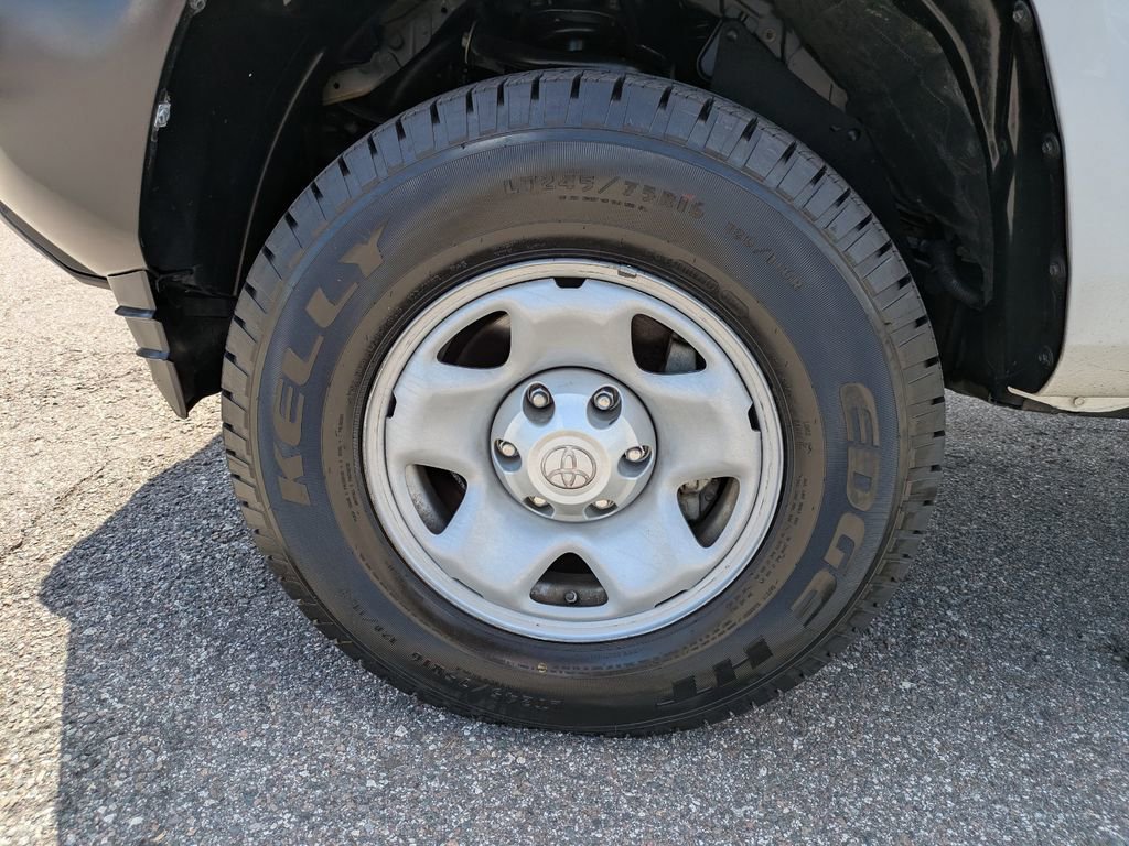 Used 2022 Toyota Tacoma SR RWD image 12