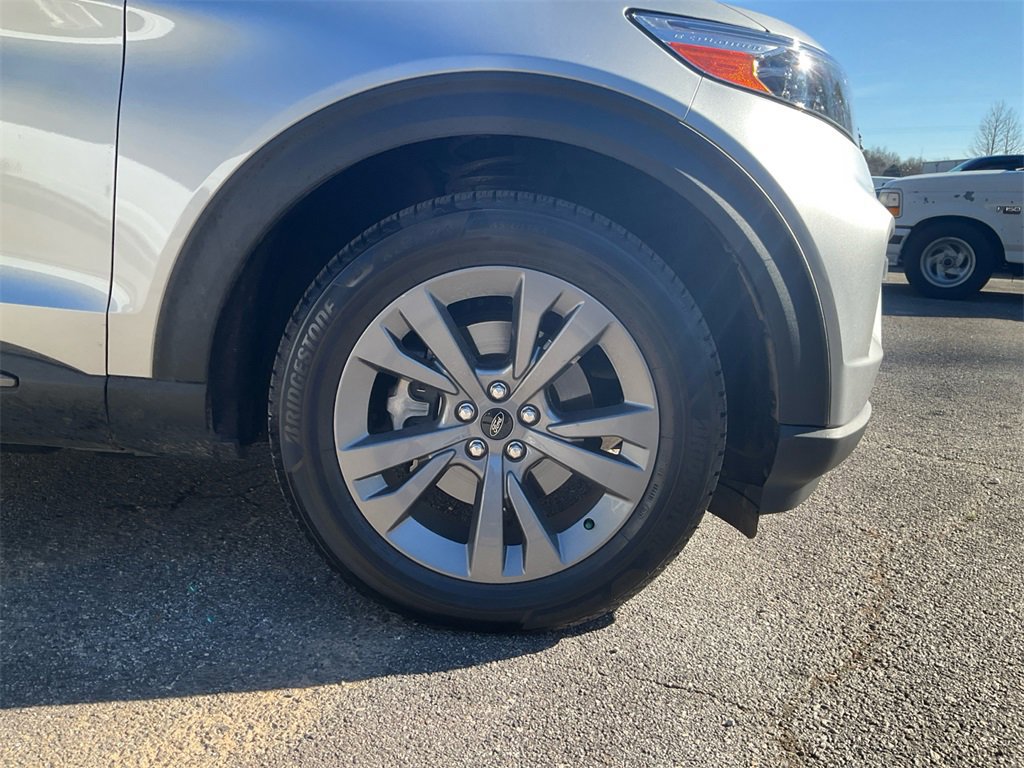 Certified 2021 Ford Explorer XLT w/ Equipment Group 202A image 10