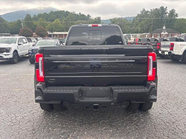 Certified 2025 Ford F450 Platinum w/ FX4 Off-Road Package AWD/4WD image 6