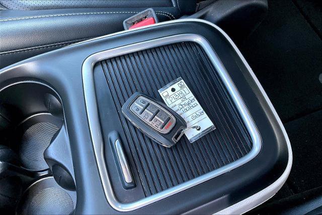 Used 2024 Chrysler Pacifica Touring-L FWD image 11